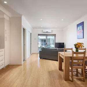 https://airport-apartments-by-aurum.hotelsperth.org